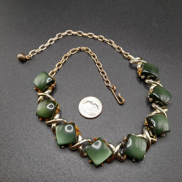 Vintage Dark Green Moonglow Choker Necklace, Gold Tone, 1950s Jewelry - Picture 4 of 11